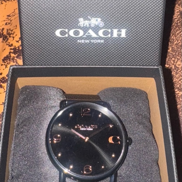 Coach Black and rose gold watch - Picture 4 of 6